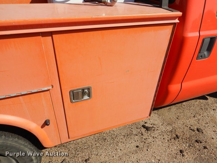 image for item DE4336 2009 Ford F250 Super Duty utility bed pickup truck