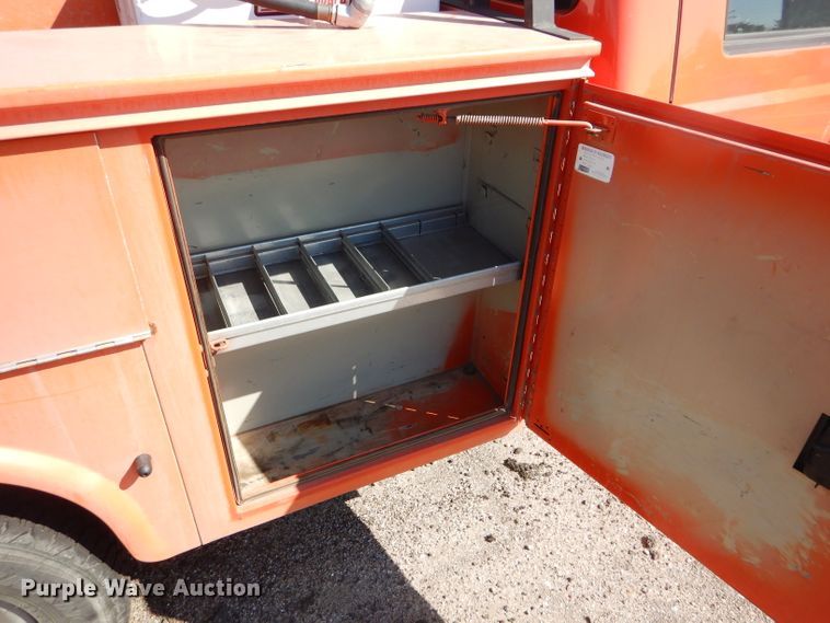 image for item DE4336 2009 Ford F250 Super Duty utility bed pickup truck