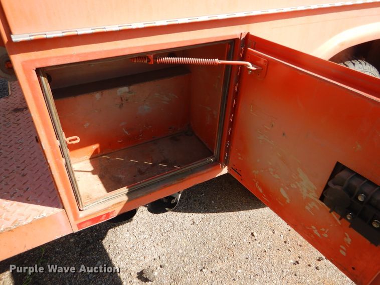 image for item DE4336 2009 Ford F250 Super Duty utility bed pickup truck