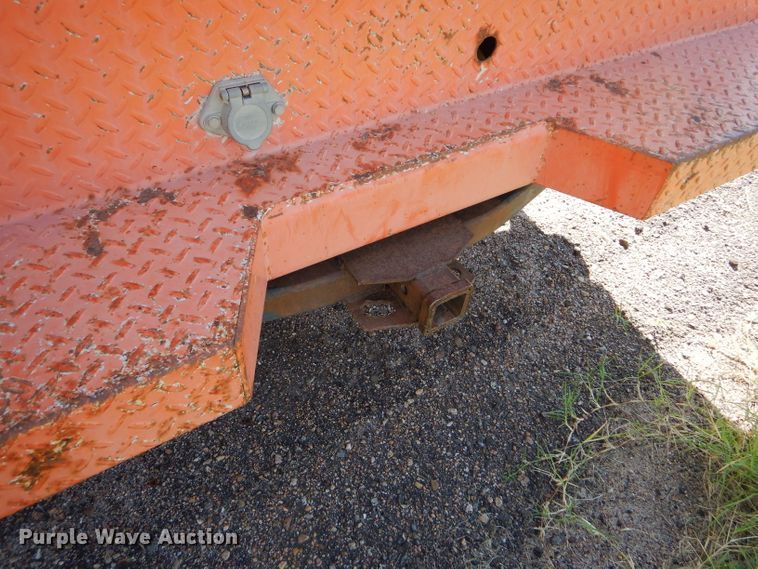 image for item DE4336 2009 Ford F250 Super Duty utility bed pickup truck