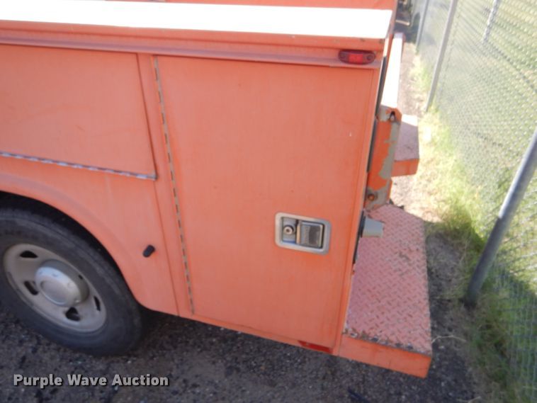 image for item DE4336 2009 Ford F250 Super Duty utility bed pickup truck