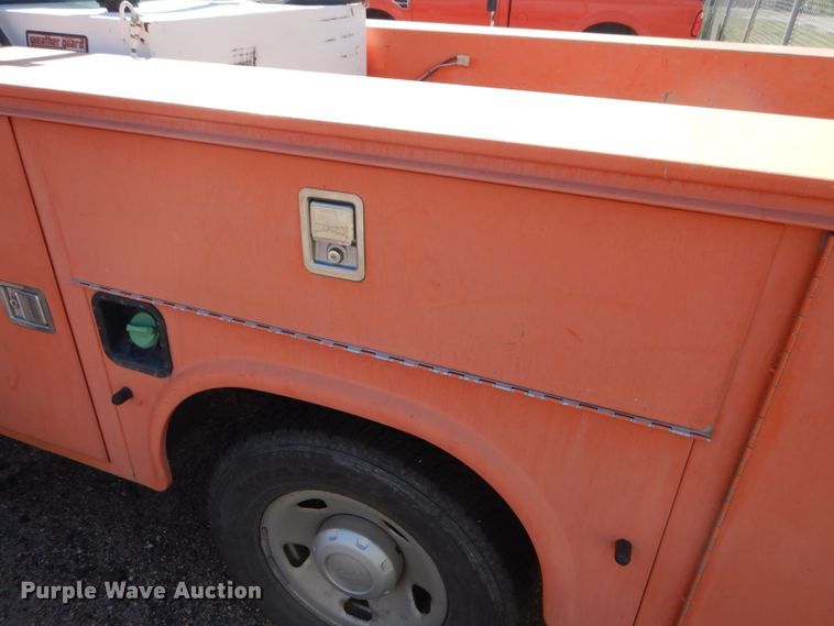 image for item DE4336 2009 Ford F250 Super Duty utility bed pickup truck