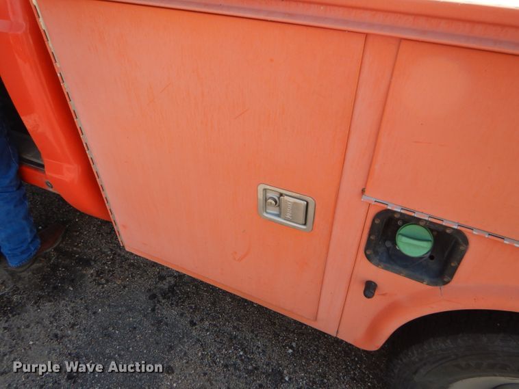 image for item DE4336 2009 Ford F250 Super Duty utility bed pickup truck