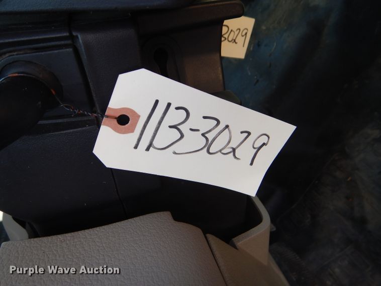 image for item DE4336 2009 Ford F250 Super Duty utility bed pickup truck