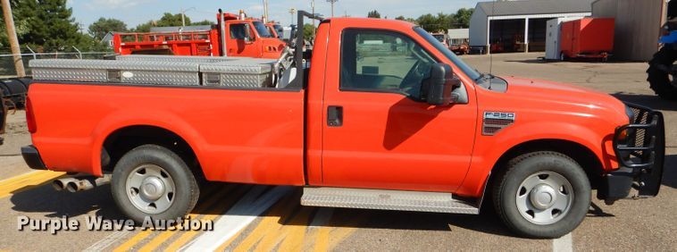 image for item DE4337 2008 Ford F250 Super Duty pickup truck