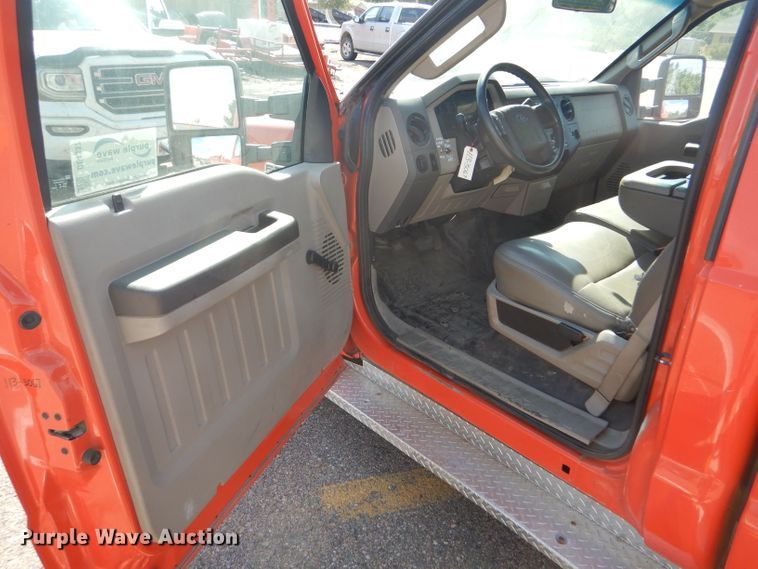 image for item DE4337 2008 Ford F250 Super Duty pickup truck