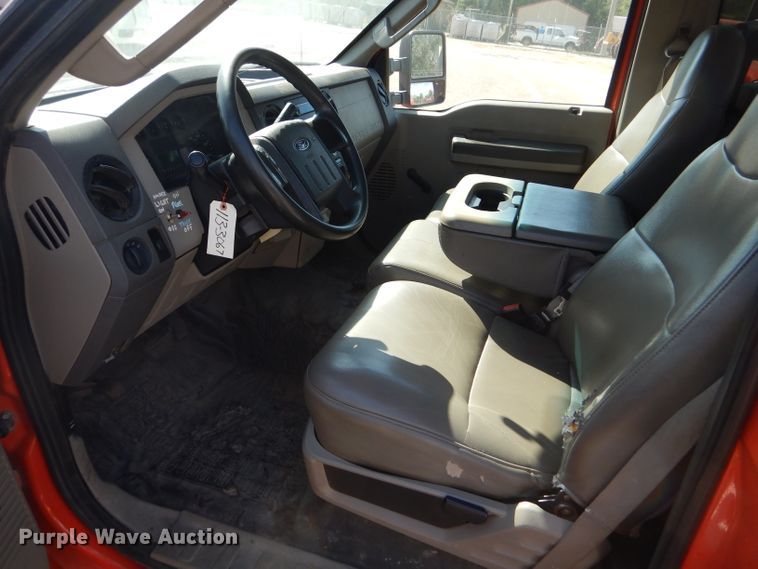 image for item DE4337 2008 Ford F250 Super Duty pickup truck