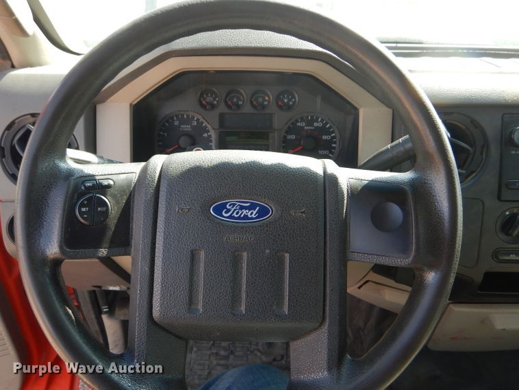 image for item DE4337 2008 Ford F250 Super Duty pickup truck