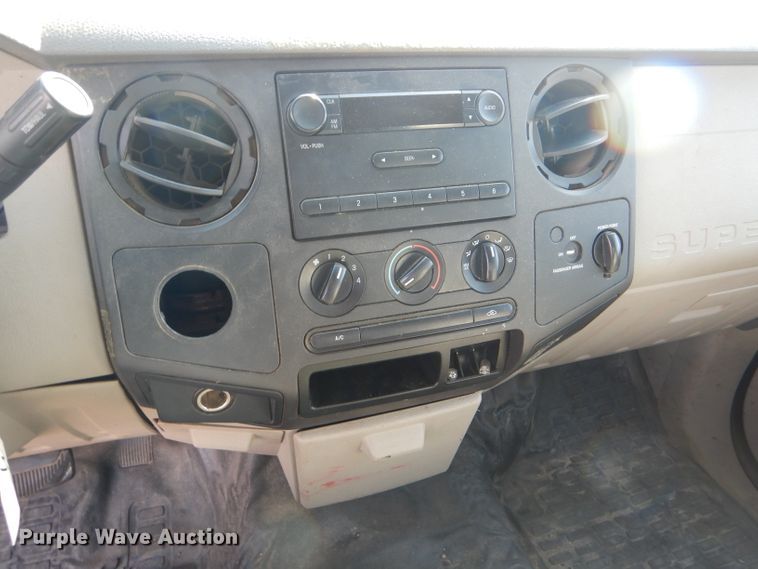 image for item DE4337 2008 Ford F250 Super Duty pickup truck