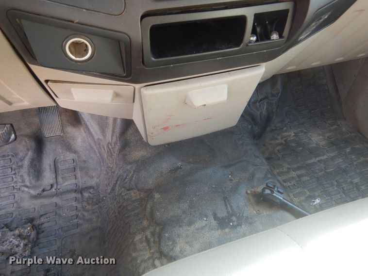 image for item DE4337 2008 Ford F250 Super Duty pickup truck