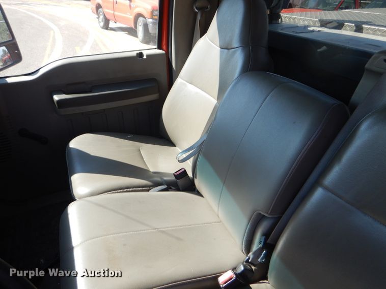 image for item DE4337 2008 Ford F250 Super Duty pickup truck