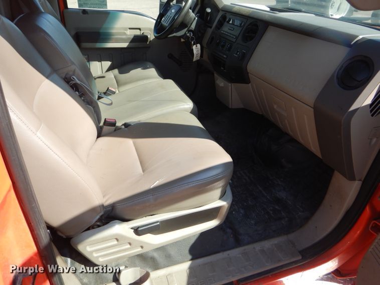 image for item DE4337 2008 Ford F250 Super Duty pickup truck