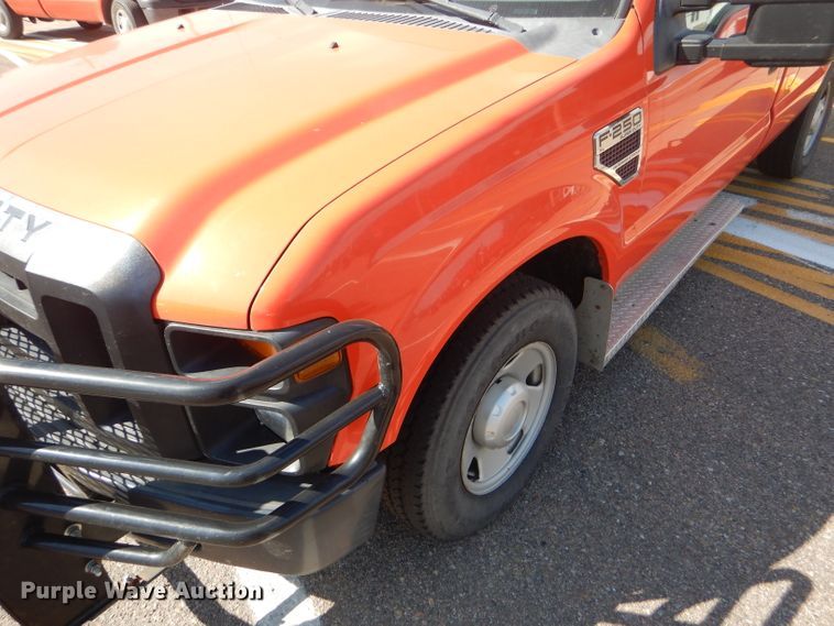 image for item DE4337 2008 Ford F250 Super Duty pickup truck