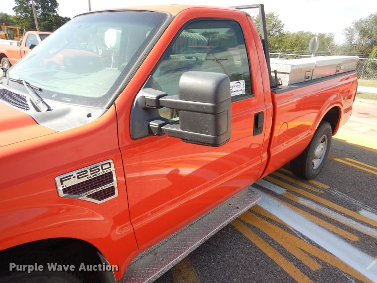 image for item DE4337 2008 Ford F250 Super Duty pickup truck