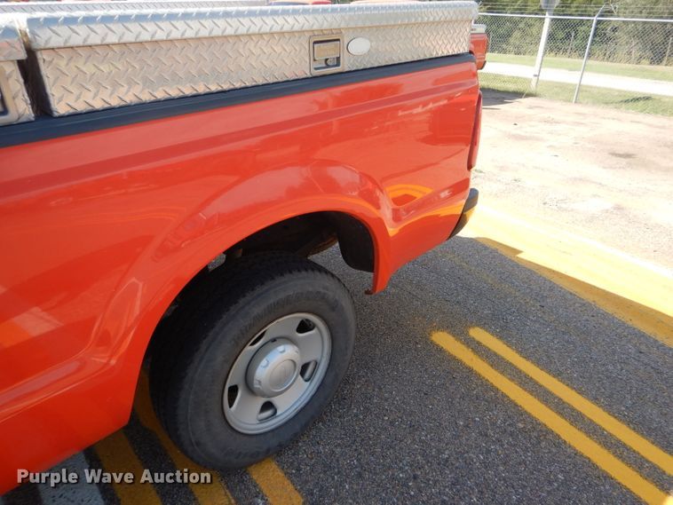 image for item DE4337 2008 Ford F250 Super Duty pickup truck