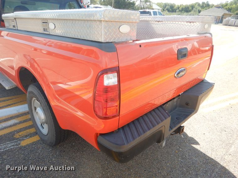 image for item DE4337 2008 Ford F250 Super Duty pickup truck
