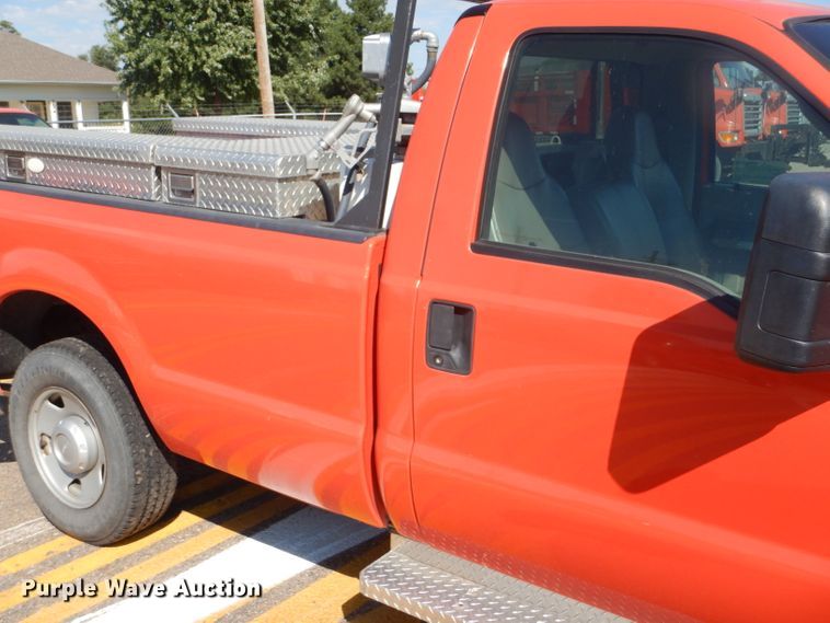 image for item DE4337 2008 Ford F250 Super Duty pickup truck