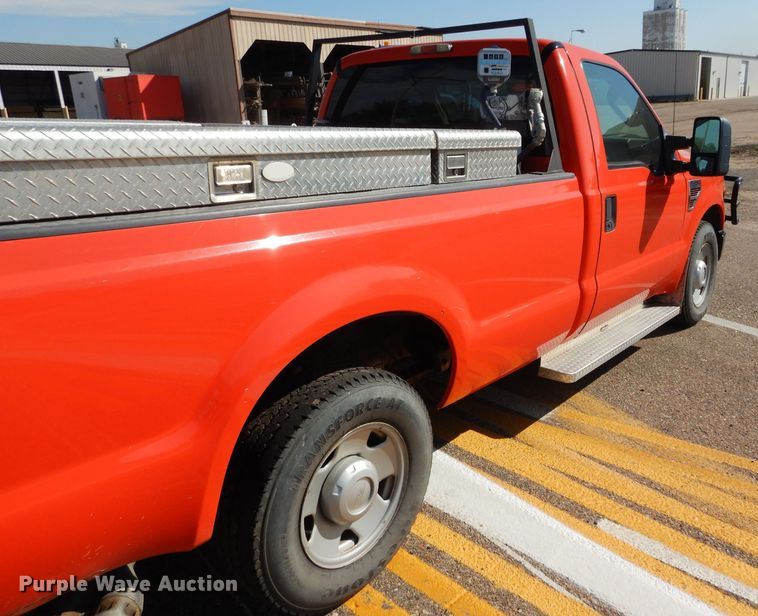 image for item DE4337 2008 Ford F250 Super Duty pickup truck