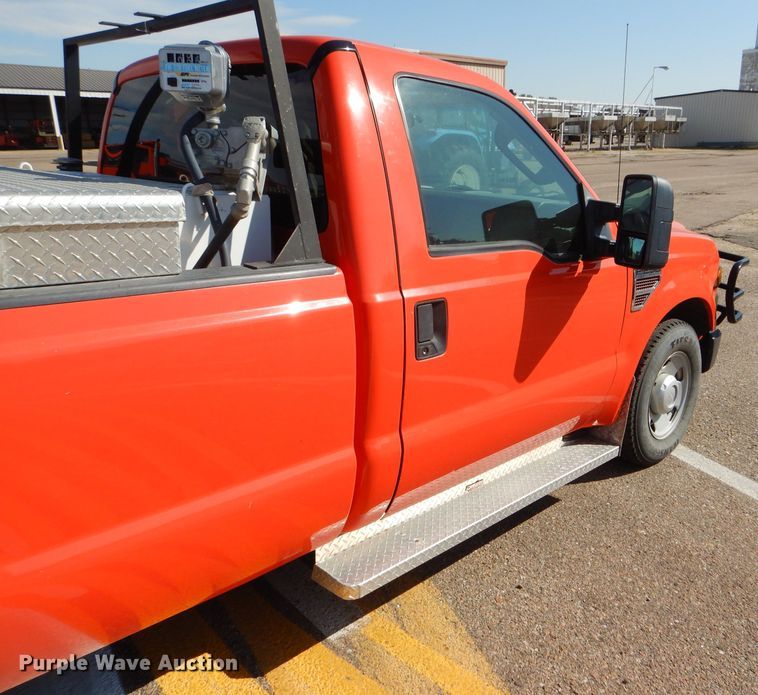 image for item DE4337 2008 Ford F250 Super Duty pickup truck