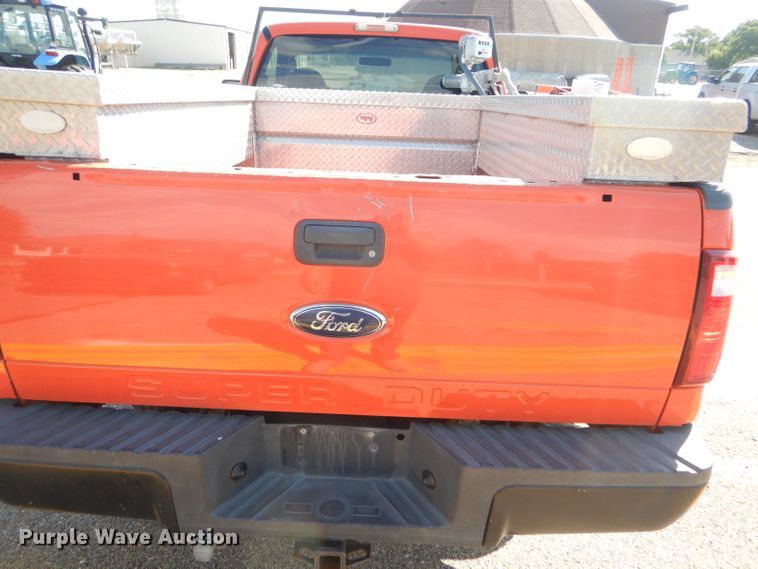 image for item DE4337 2008 Ford F250 Super Duty pickup truck