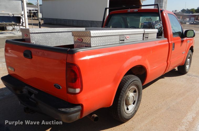 image for item DE4338 2006 Ford F250 Super Duty pickup truck