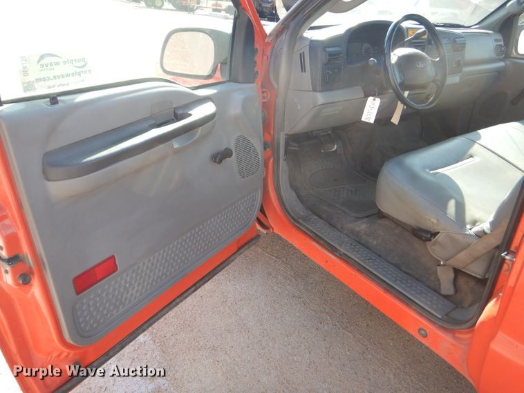 image for item DE4338 2006 Ford F250 Super Duty pickup truck