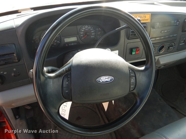 image for item DE4338 2006 Ford F250 Super Duty pickup truck