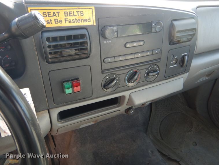 image for item DE4338 2006 Ford F250 Super Duty pickup truck