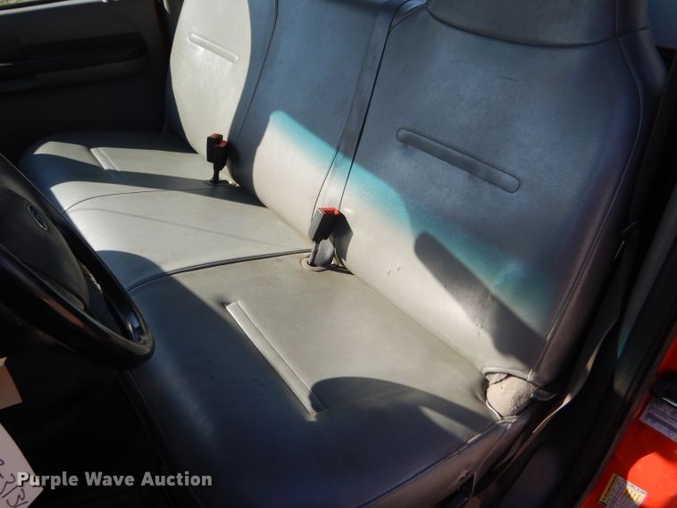 image for item DE4338 2006 Ford F250 Super Duty pickup truck