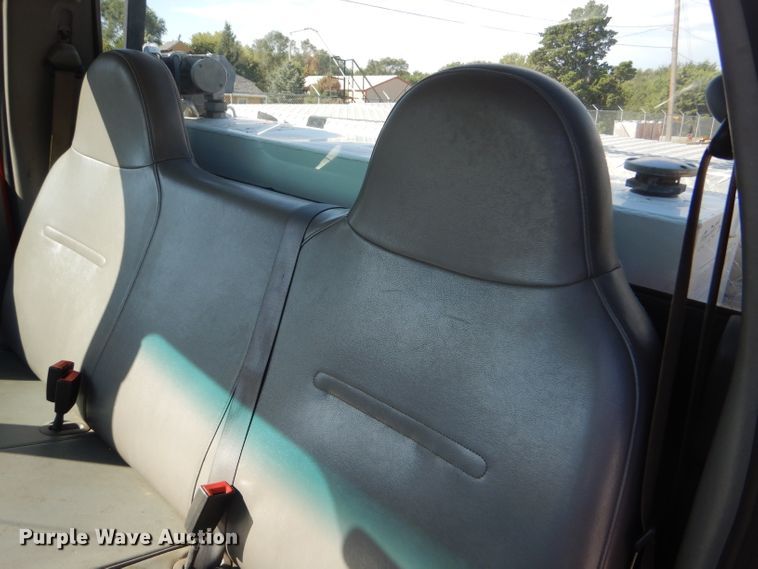 image for item DE4338 2006 Ford F250 Super Duty pickup truck