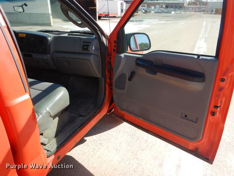 image for item DE4338 2006 Ford F250 Super Duty pickup truck