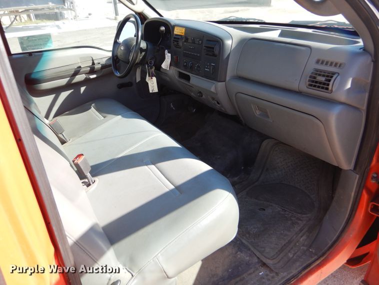 image for item DE4338 2006 Ford F250 Super Duty pickup truck