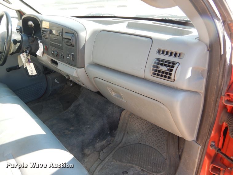 image for item DE4338 2006 Ford F250 Super Duty pickup truck