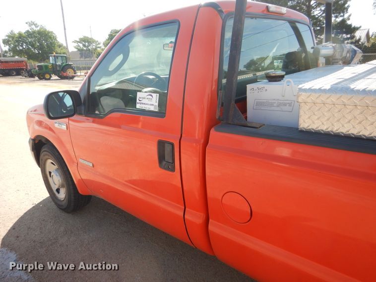 image for item DE4338 2006 Ford F250 Super Duty pickup truck