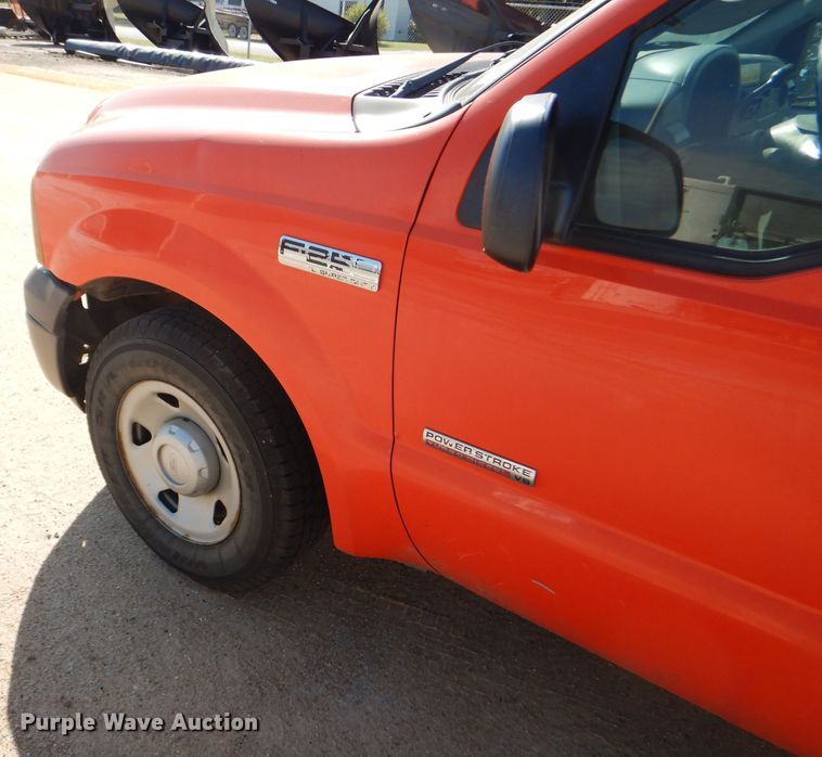 image for item DE4338 2006 Ford F250 Super Duty pickup truck