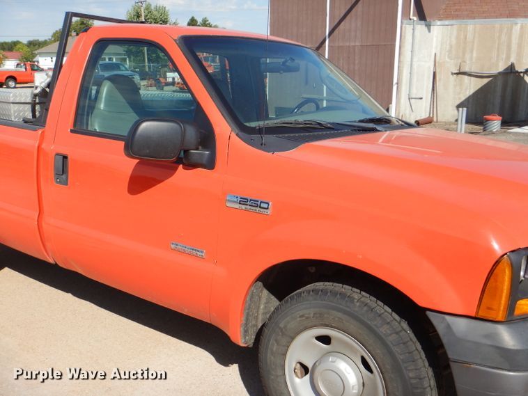 image for item DE4338 2006 Ford F250 Super Duty pickup truck