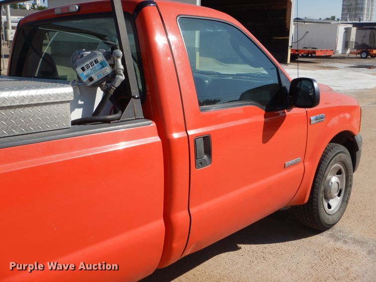 image for item DE4338 2006 Ford F250 Super Duty pickup truck