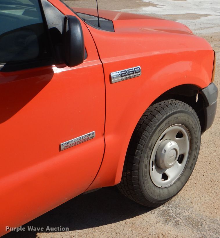 image for item DE4338 2006 Ford F250 Super Duty pickup truck