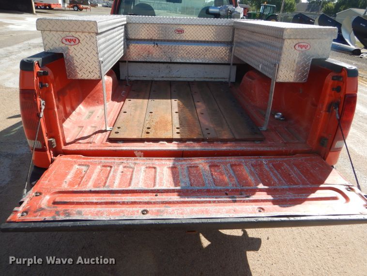 image for item DE4338 2006 Ford F250 Super Duty pickup truck