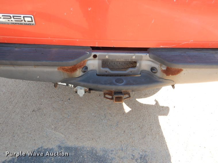 image for item DE4338 2006 Ford F250 Super Duty pickup truck