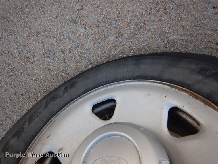 image for item DE4338 2006 Ford F250 Super Duty pickup truck