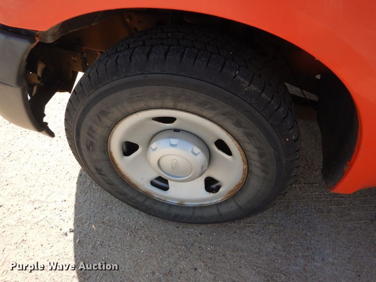 image for item DE4338 2006 Ford F250 Super Duty pickup truck