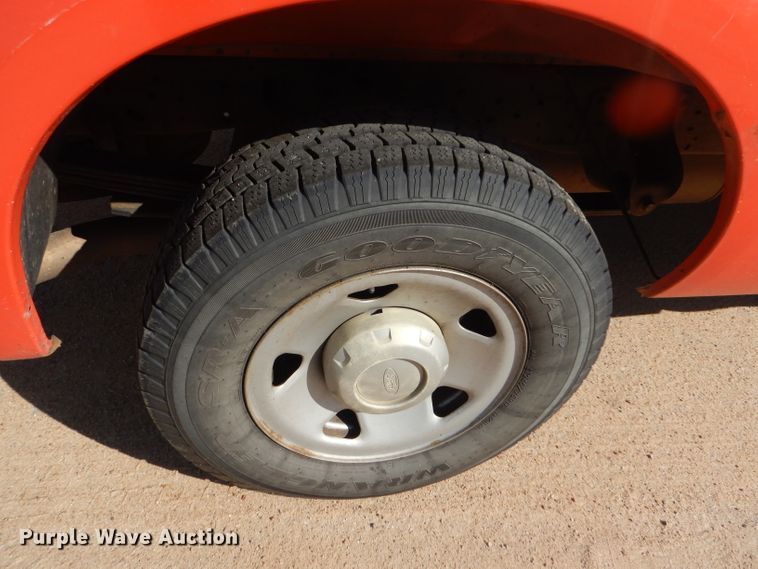 image for item DE4338 2006 Ford F250 Super Duty pickup truck