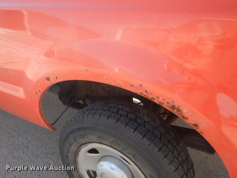 image for item DE4338 2006 Ford F250 Super Duty pickup truck