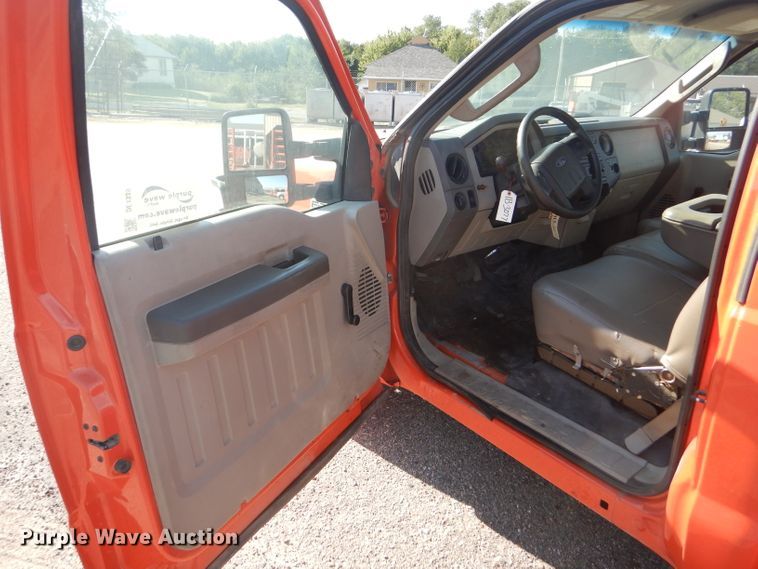 image for item DE4339 2008 Ford F250 Super Duty pickup truck