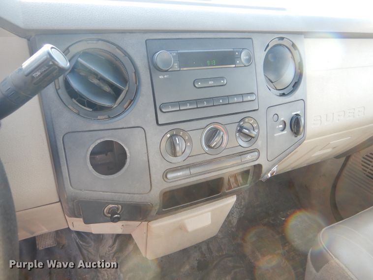 image for item DE4339 2008 Ford F250 Super Duty pickup truck