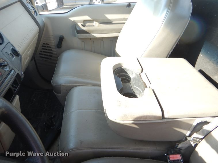 image for item DE4339 2008 Ford F250 Super Duty pickup truck