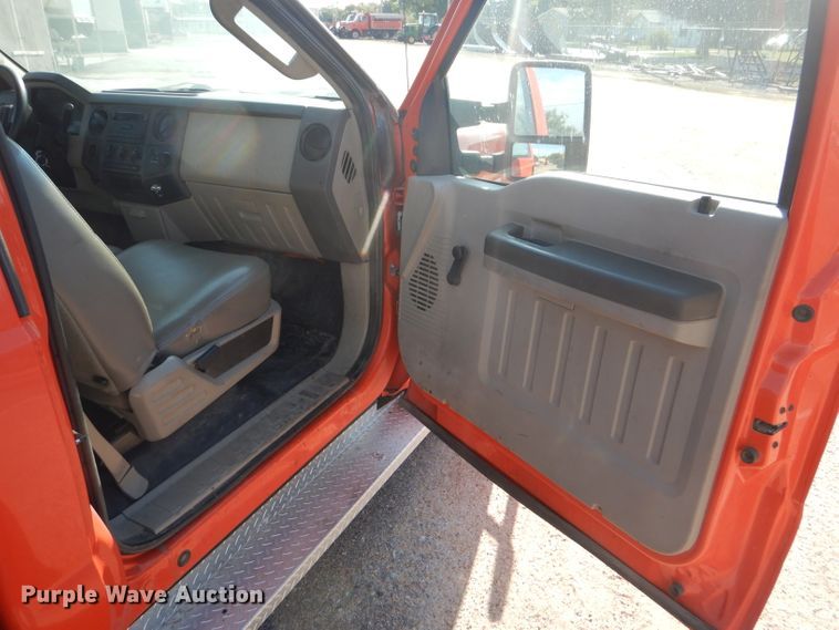 image for item DE4339 2008 Ford F250 Super Duty pickup truck