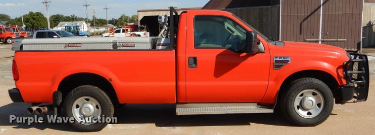 image for item DE4340 2008 Ford F250 Super Duty pickup truck