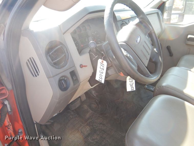 image for item DE4340 2008 Ford F250 Super Duty pickup truck